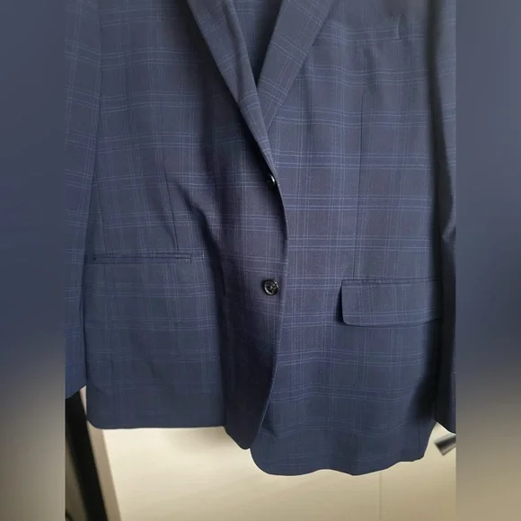 Suit bundle 48L - Picture 2 of 8